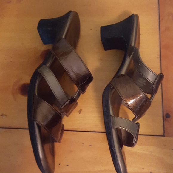 Bronze sandles 9M - Picture 2 of 4